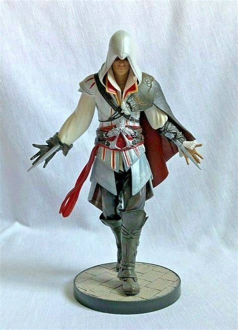 assassin's creed 2 metal box ezio figure ubisoft book|Hot Toys VGM 12 Assassin’s Creed II – Ezio.